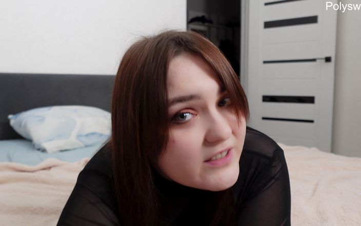 Polly Sweet: La mistress sta giocando con la tua cintura di castità...