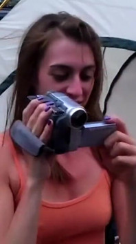 Ritorno di clip da campeggio dal mio Blackberry ... Chi vuole vedere i video che abbiamo girato quel fine settimana?