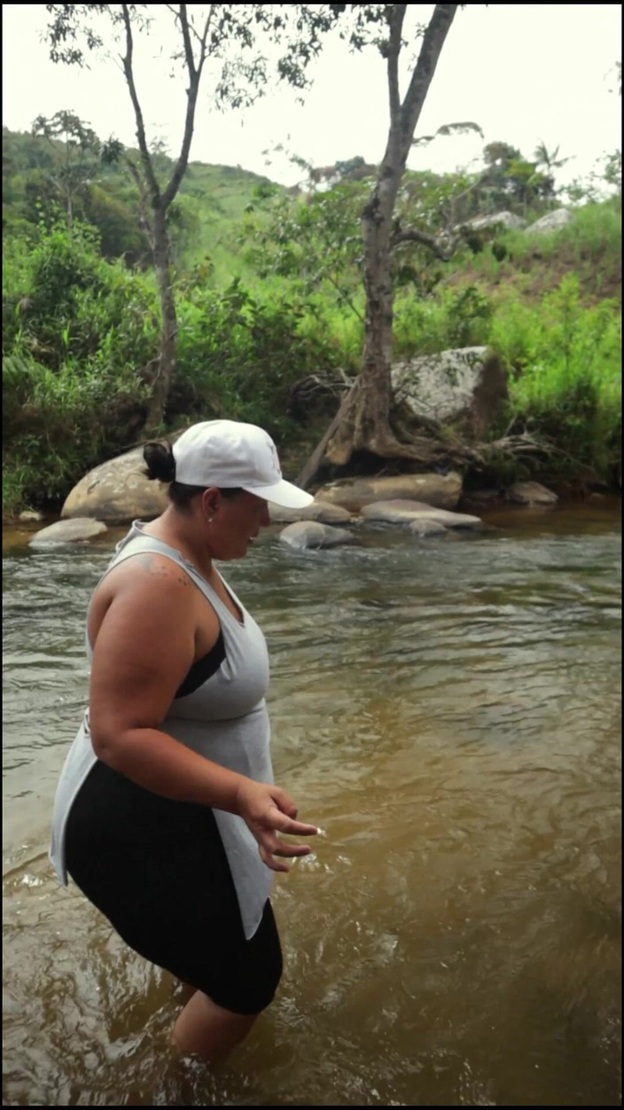 Lexly_16: À la recherche d’où baiser dans la rivière