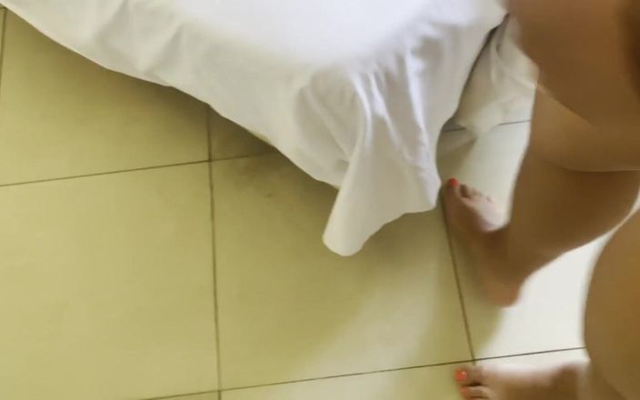 Lux Eva: Pieprzona macocha w pokoju hotelowym. Cieszyć się