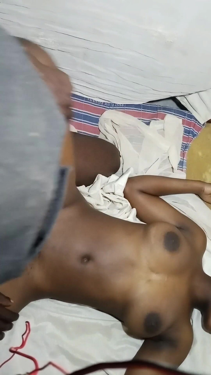 Loversinbed: Awek hitam bertetek besar memberikan teman lelakinya seks mubaligh semasa...