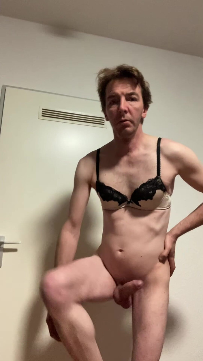 Leatransteen: Stript Leatransteen en ropa interior femenina