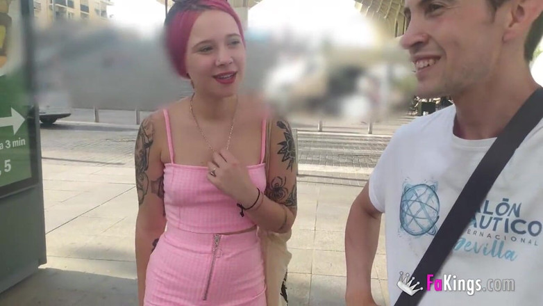 FAKings: Spanischer tourist trifft Sevilla und wird in der ganzen stadt...