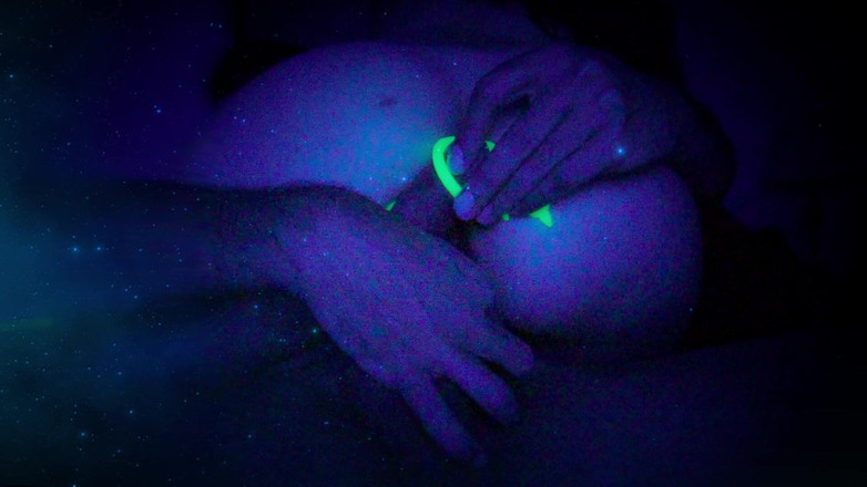 Moony: Fotografer nakal ini ngentot pantat bahenol fotografernya dengan sensual!