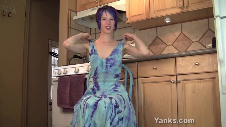 Yanks: Татуйована красуня з Yanks Lila Night