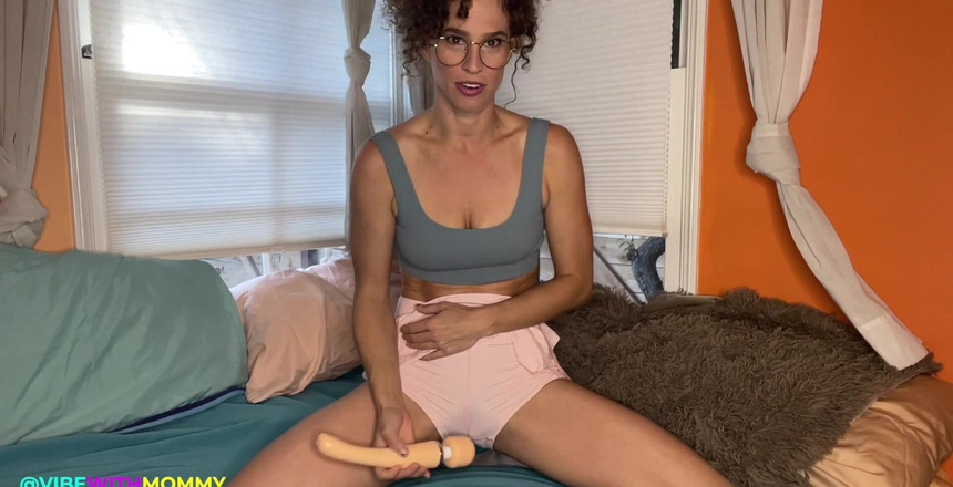 VibeWithMommy: Mama vitregă evreică sexy de tenis joi! Îți arăt secretul meu...