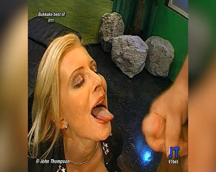 Horny girls want to fuck: Грудастая блондинка промокла от массивных камшотов из буккаке