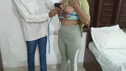 Salu foi pegar o vestido sob medida perto de seu trailer e ela conseguiu