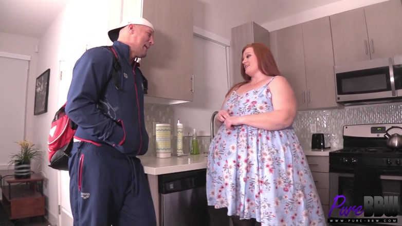 Pure Media Enterprises: SSBBW hausfrau will auch ihren snack