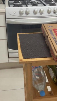 Saya Perlu Membayar Lelaki Pizza, Dengan Bibir Saya