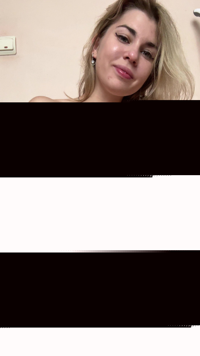 Misty Phoenix: お気に入りのポーズと好きなアクティビティ