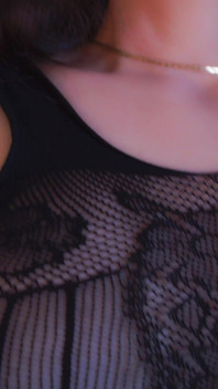 Rebeccaxhot Masturbates with Three Candles