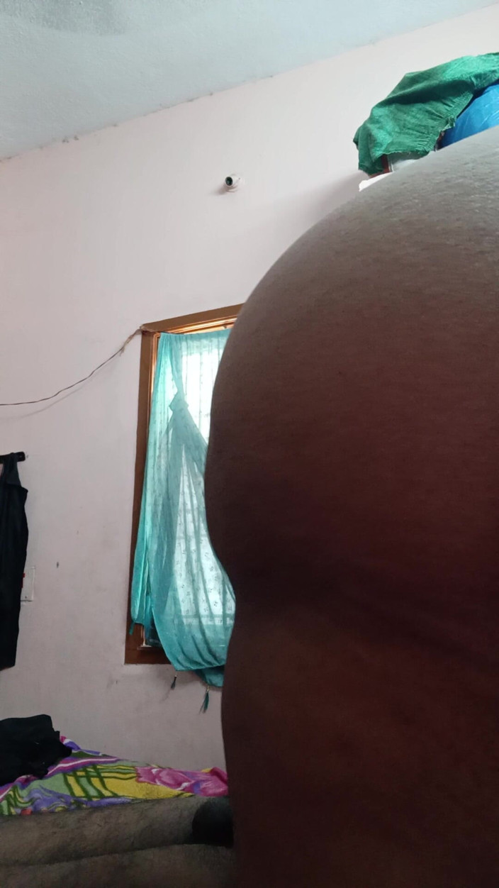 Reshmahotever: Sex se ženou, která si mačká ruce