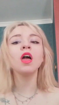 Domowy poranek z striptizem