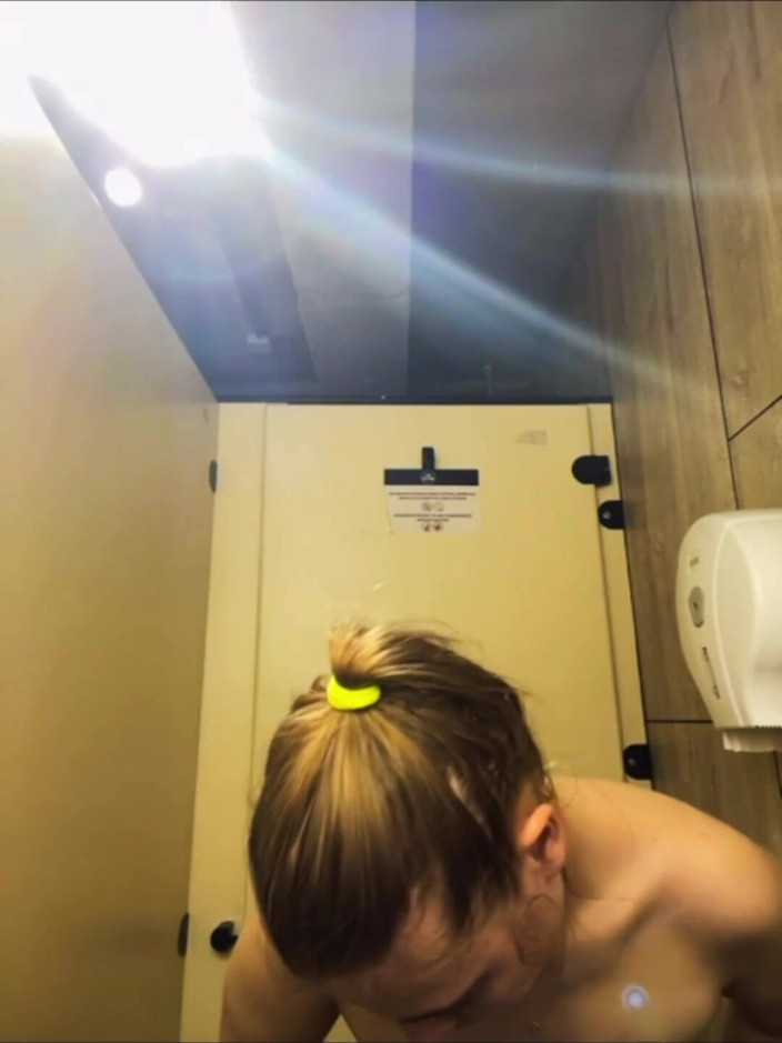 JuiceLussie: I migliori momenti caldi. Scopata in pubblico, gag, doppia penetrazione...