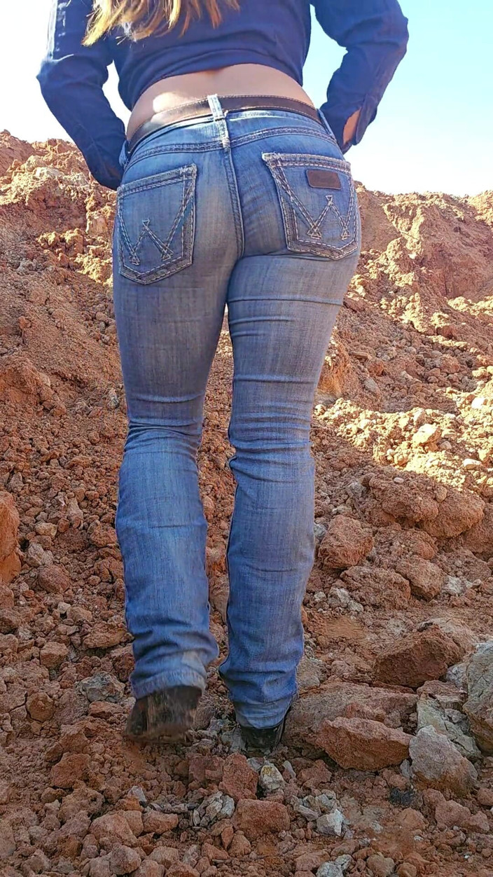 NaughtyRedFarmgirl: 赤毛のアナルと膣をあちこちで激しく交わす