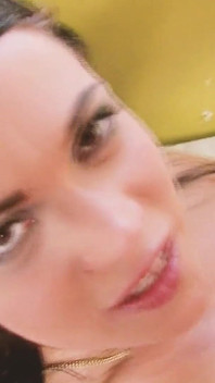 Scenă sexy și seducătoare -2_sexy brunetă maseuză în lenjerie care face sex în birou cu clientul ei