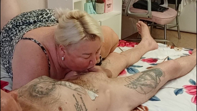 Zona901: Me encanta correrme en la garganta de mi vecino