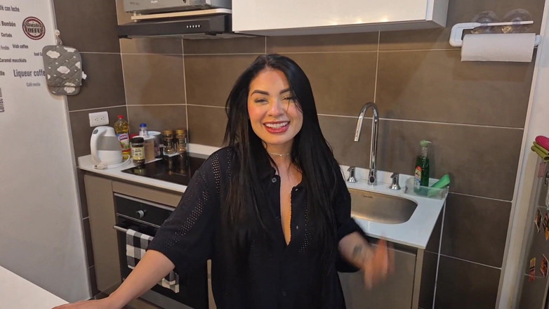 AlejandraPalacios: Evli kadın erkekler gününde ona iyi bir sakso çekiyor