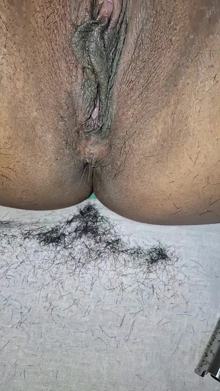 horneySonu: Afeitado coño de Sonu