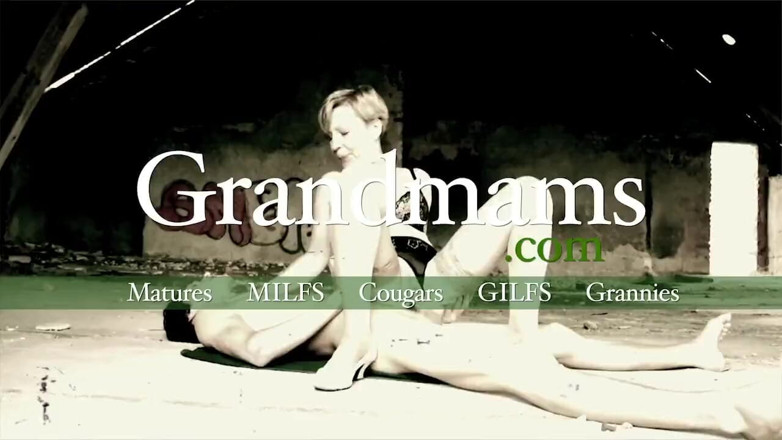 Grandmams: Gilfky hledají hračičky s velkými ptáky od babiček