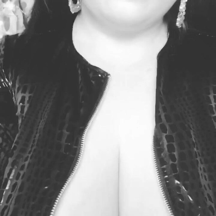 Roxanne Miller: Deusa negra e branca