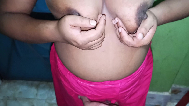 NAZMA: Un mari desi et sa femme profitent d’un moment torride...