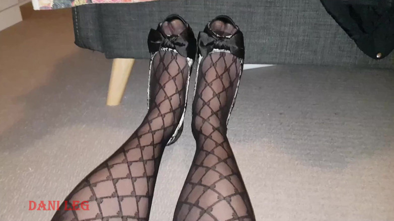 Dani Leg: Dani chân khổng lồ xuất tinh trên gương trong vớ...