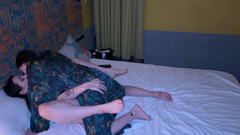 LuchCrush: Sexe lesbien réel avec ma demi-sœur