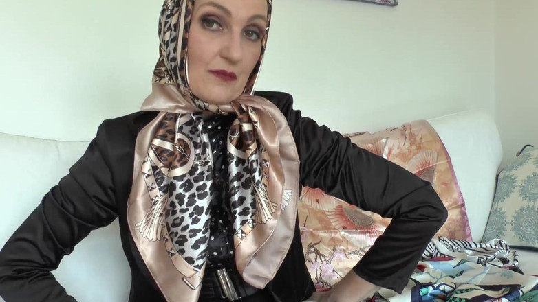 Lady Victoria Valente: Satin-schal-tag! Komm über meinen satinschal, lady victoria valente