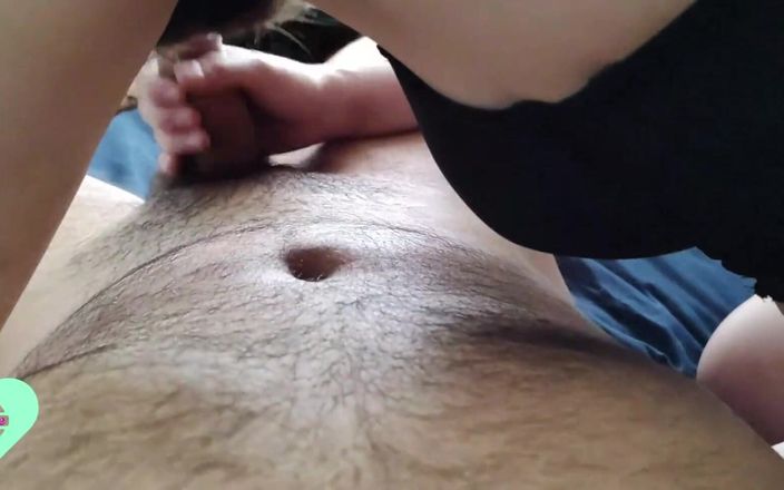 Candy Camille: Little camie menggunakan sperma hangatku sebagai pelumas untuk muasin memeknya...