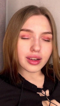 A Girl with a Juicy Ass Cums While at Home Alone
