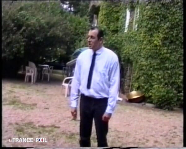 French Family Secrets: สาวมหาลัยผมบลอนด์กับผ้าห่มสีเหลืองโดนเย็ดบนสนามหญ้า