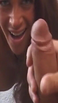 Slintající tlustá mrdka po nedbalé deepthroat dokončení
