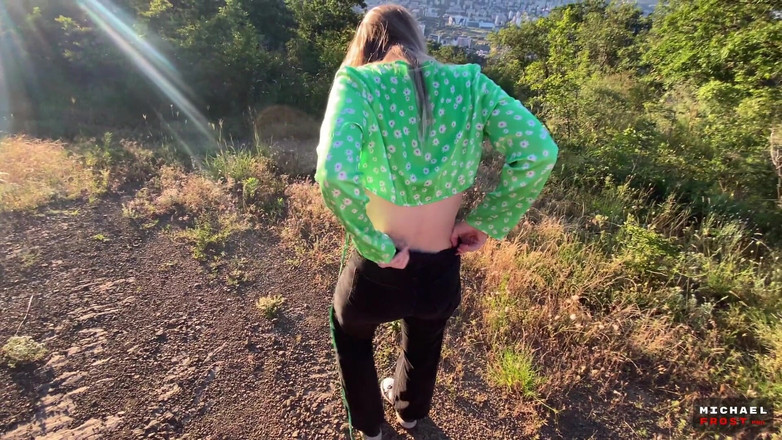 Michael Frost Pro: Ragazza sconosciuta con culo grosso scopata alla pecorina nel parco,...