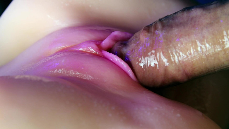 SEXY_GUYBEST: Pizdă suculentă de aproape absoarbe o porție de spermă de...