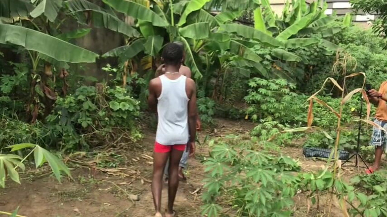 Sexydaddy: Granjeros teniendo sexo en la granja ambos se dan una...