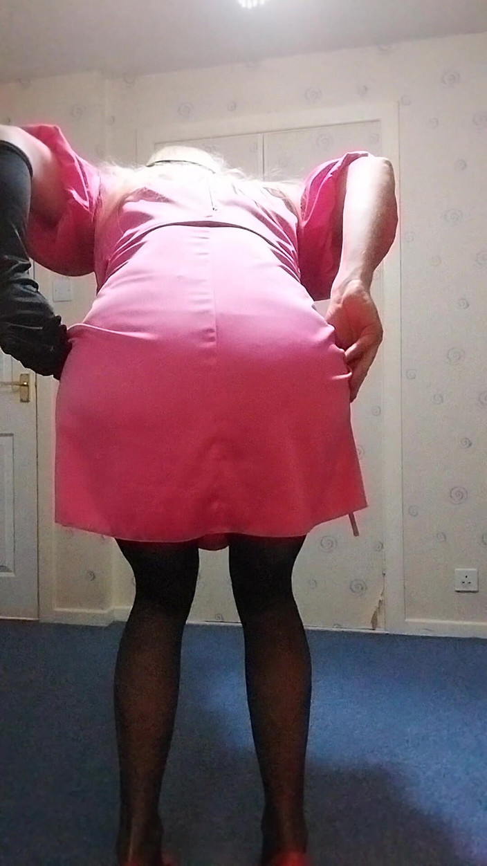 Cindy Belfast: Blonďatá Sissy Nádherná mrdka v růžové