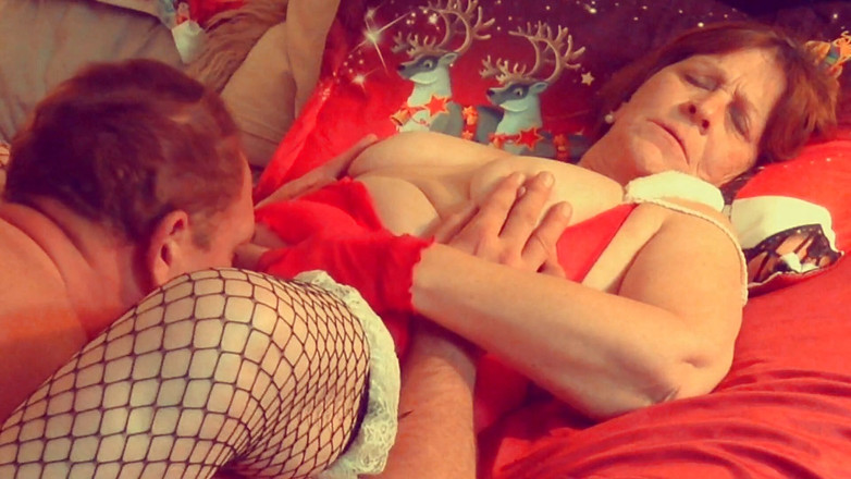 Carmen Angel: 《圣诞肉体》