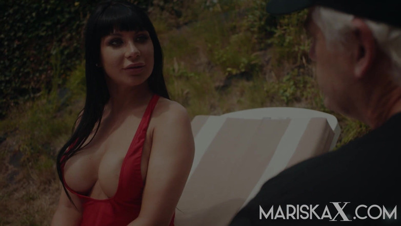 Mariska x: Mariskax - Валентина Річчі відтрахана в дупу хлопцем з басейну