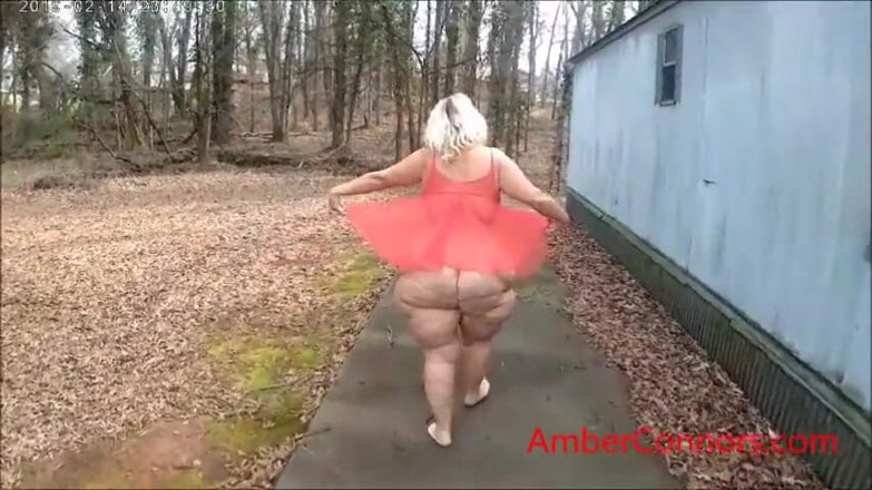 Amber Connors: Kencing Amber