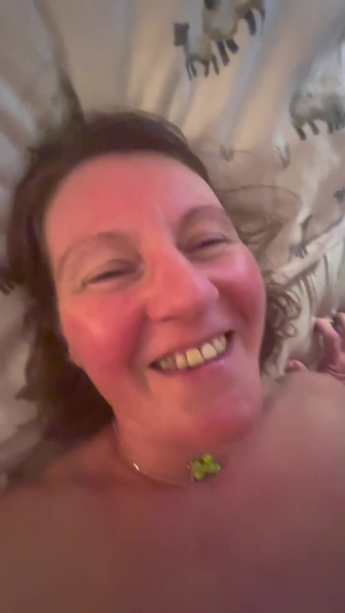 Frequentmasturbation: Hand Held Phone Version