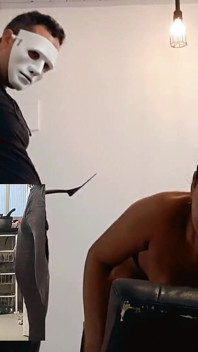继女第一次用厨房刮刀被打屁股
