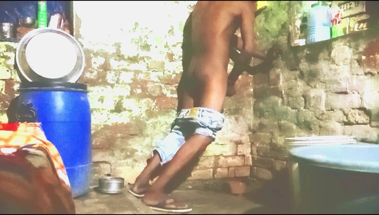 Contentformation2: インドの少年に会う ホットなベッドルームでセックス シングル男性を探している