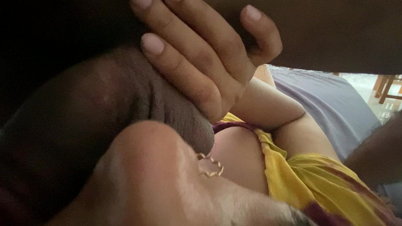 Arabicqueen: Tamil Indian Stepaunty Playwith Balls