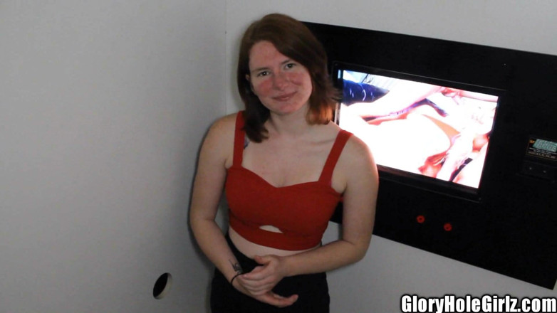 Glory Hole Girlz: Teen acne gloryhole fica dalla faccia rossa sborrata e ingoia...