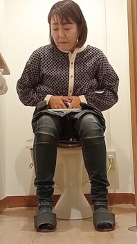 Toilet 1 Night 2 Days