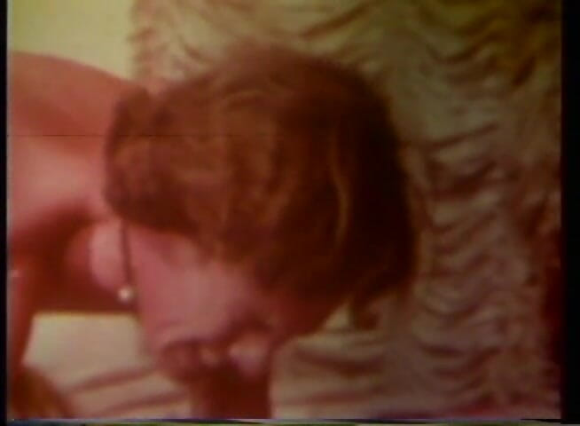 Vintage Usa: Un couple vintage sexy baise la chatte... Éjaculation dans la bouche