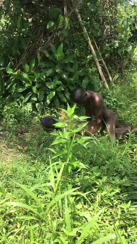 Sexydaddy: Village Boys Having Sex Inside Small River with Bushe Rounding...