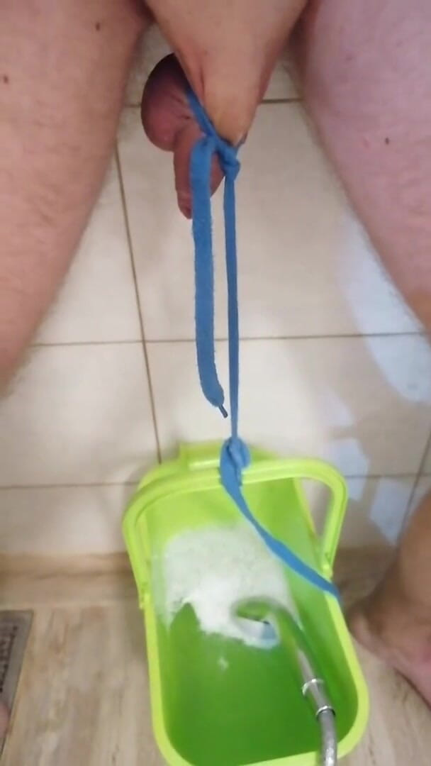 Adashah: Chinuie penis mic care se întinde robie, pulă și coaie și umezeală BDSM